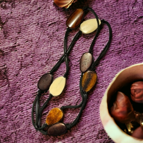 Vintage horn beaded necklace - Picture 5 of 7